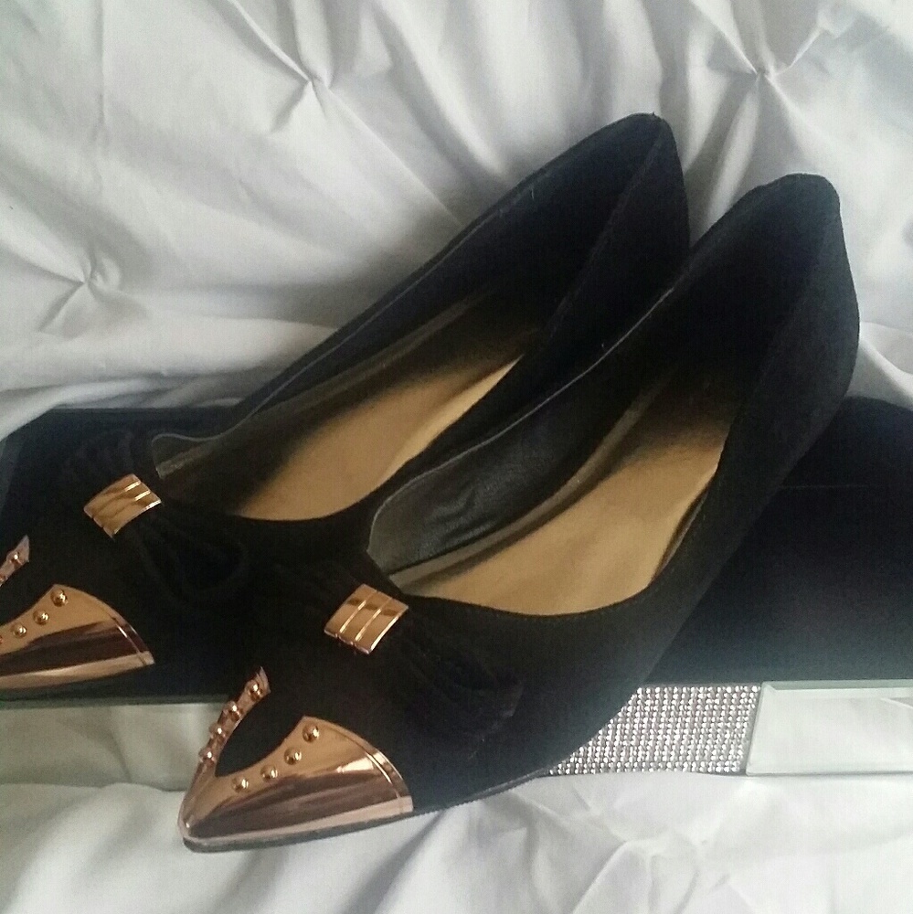 Black and gold flats